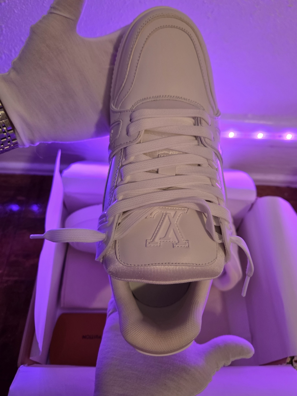 Louis Vuitton Trainers – White/Cream – With Box & Dust Bags – Lightly Worn - Picture 10 of 13
